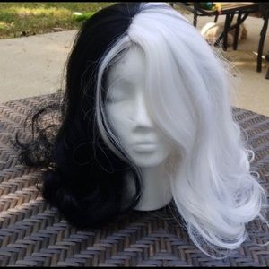Cruella DeVille Wig + Wig Cap